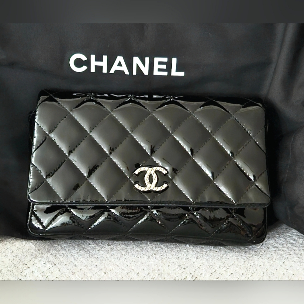 CHANEL Mini Flap Bag Brilliant Patent Calfskin Leather Wallet on Chain WOC - Picture 4 of 16